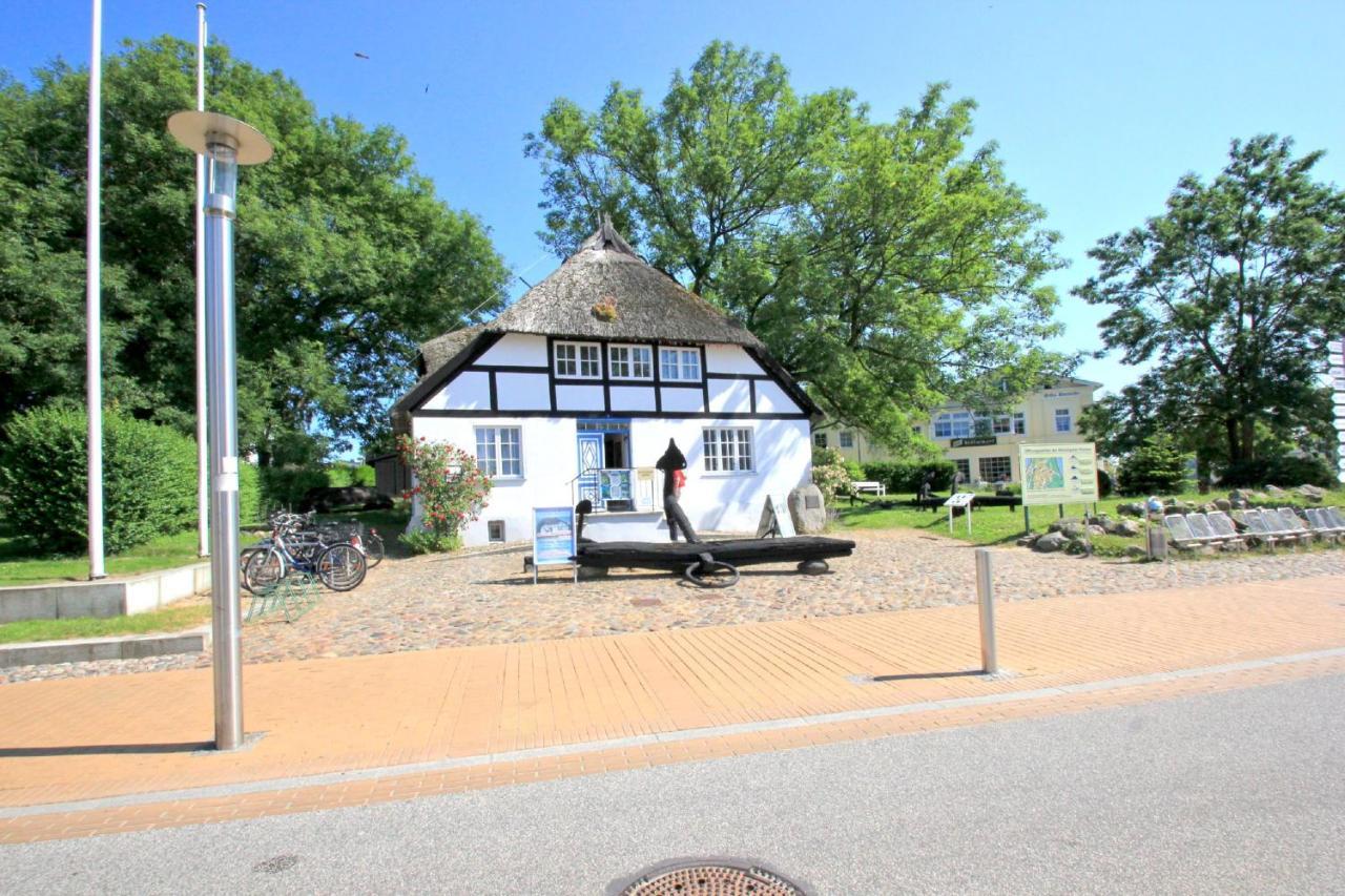 Zentrale Fewo Mit Balkon, Gratis Nutzung Vom Ahoi Erlebnisbad Und Sauna In Sellin - Villa Buskam Fewo 27 괴렌 외부 사진