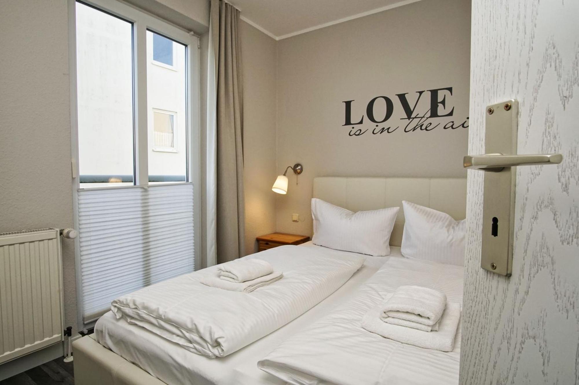 Zentrale Fewo Mit Balkon, Gratis Nutzung Vom Ahoi Erlebnisbad Und Sauna In Sellin - Villa Buskam Fewo 27 괴렌 외부 사진